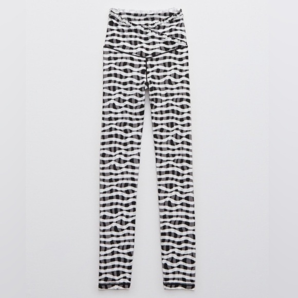 Aerie OFFLINE Real Me XTRA Crossover Ruffle Legging - Picture 14 of 14